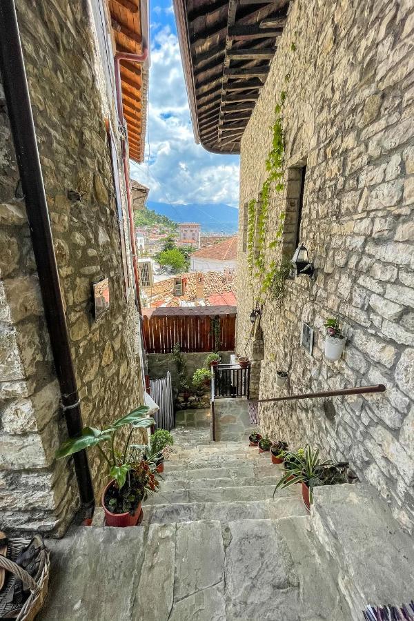 Bujtina Kodiket Guesthouse Берат Экстерьер фото