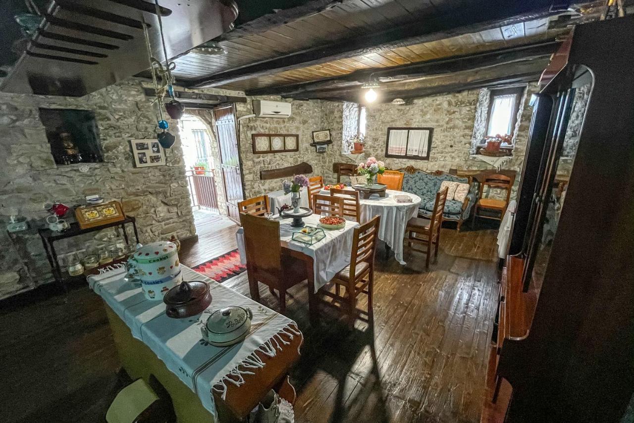 Bujtina Kodiket Guesthouse Берат Экстерьер фото
