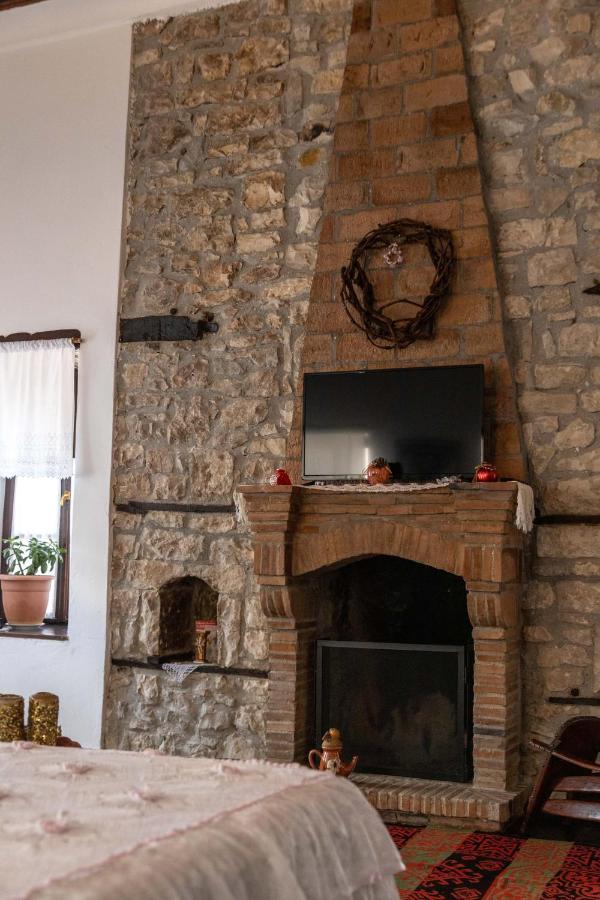 Bujtina Kodiket Guesthouse Берат Экстерьер фото