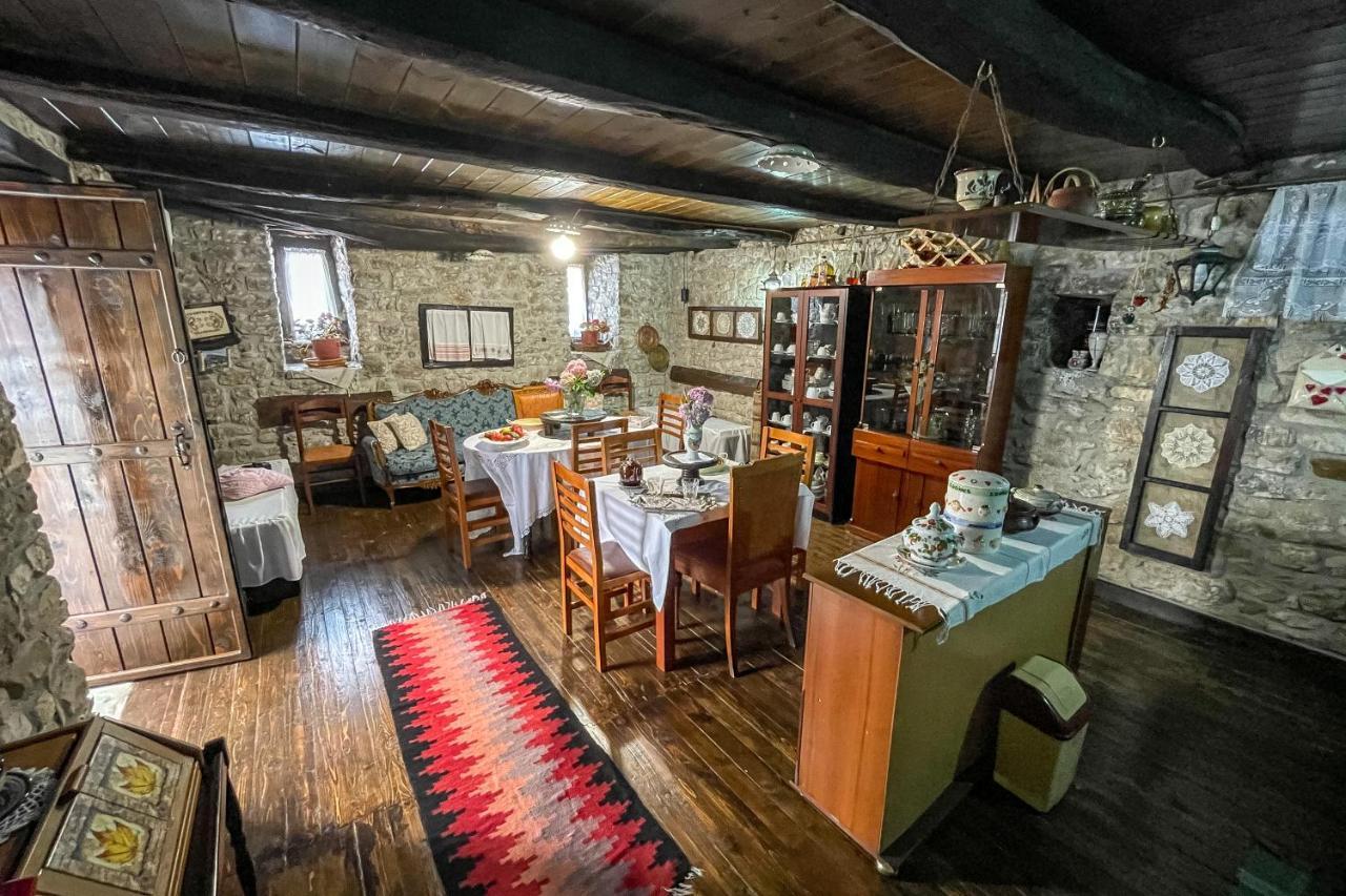 Bujtina Kodiket Guesthouse Берат Экстерьер фото