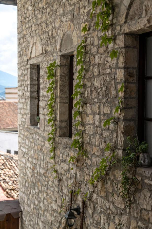 Bujtina Kodiket Guesthouse Берат Экстерьер фото