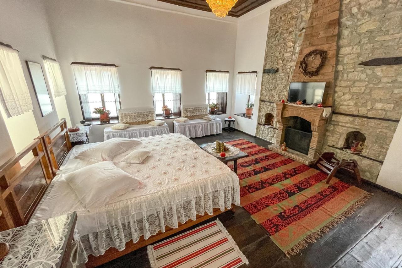 Bujtina Kodiket Guesthouse Берат Экстерьер фото