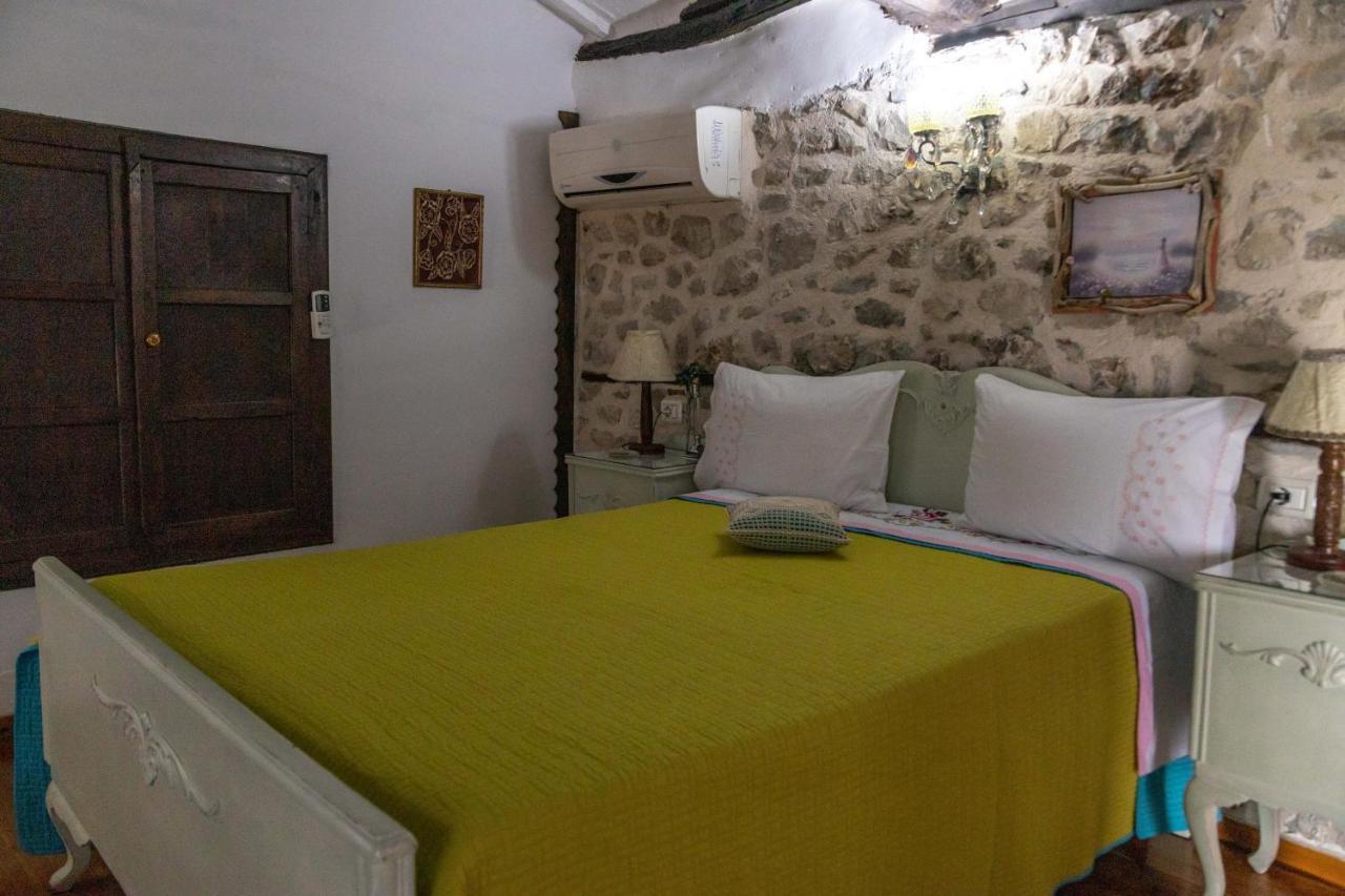Bujtina Kodiket Guesthouse Берат Экстерьер фото