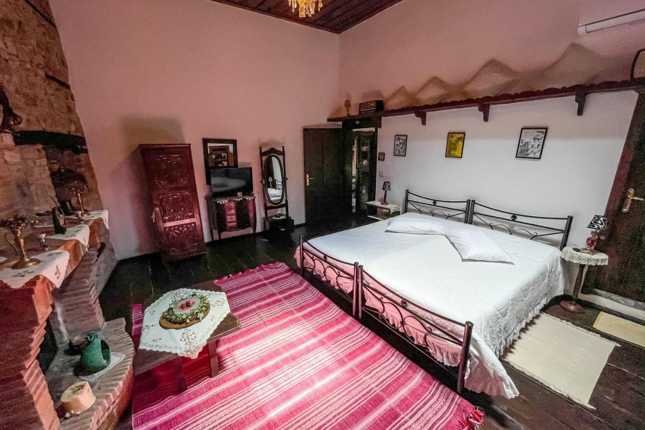 Bujtina Kodiket Guesthouse Берат Экстерьер фото