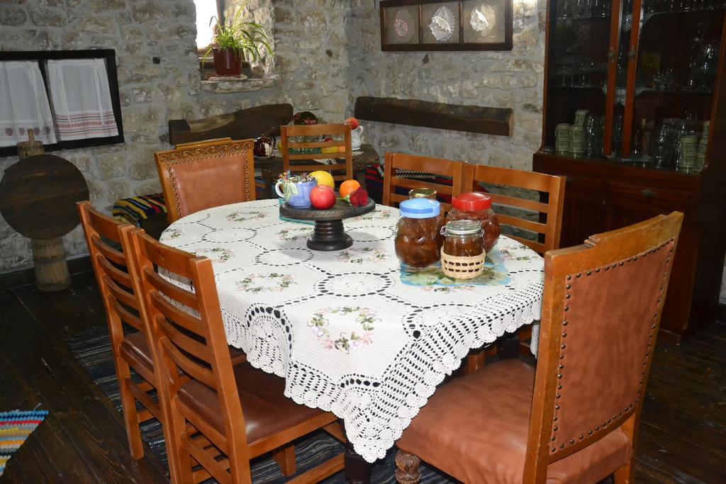 Bujtina Kodiket Guesthouse Берат Экстерьер фото