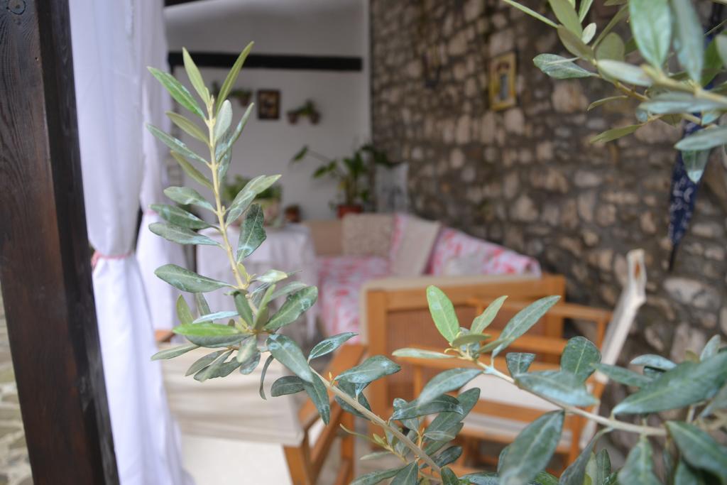 Bujtina Kodiket Guesthouse Берат Экстерьер фото